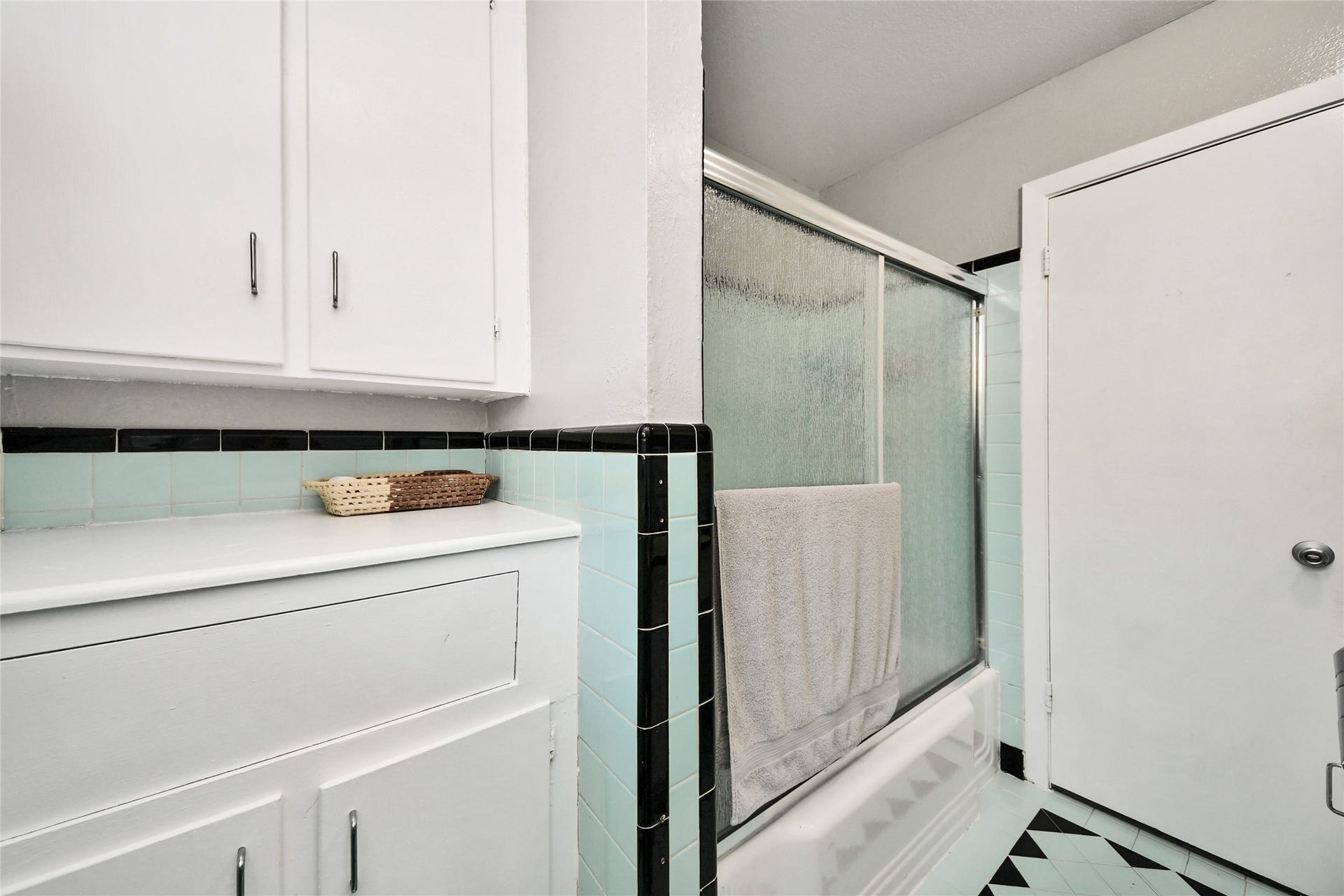5758 Meadow Creek Lane, Houston, TX 77017 5758 Meadow Creek Lane, Houston, TX 77017