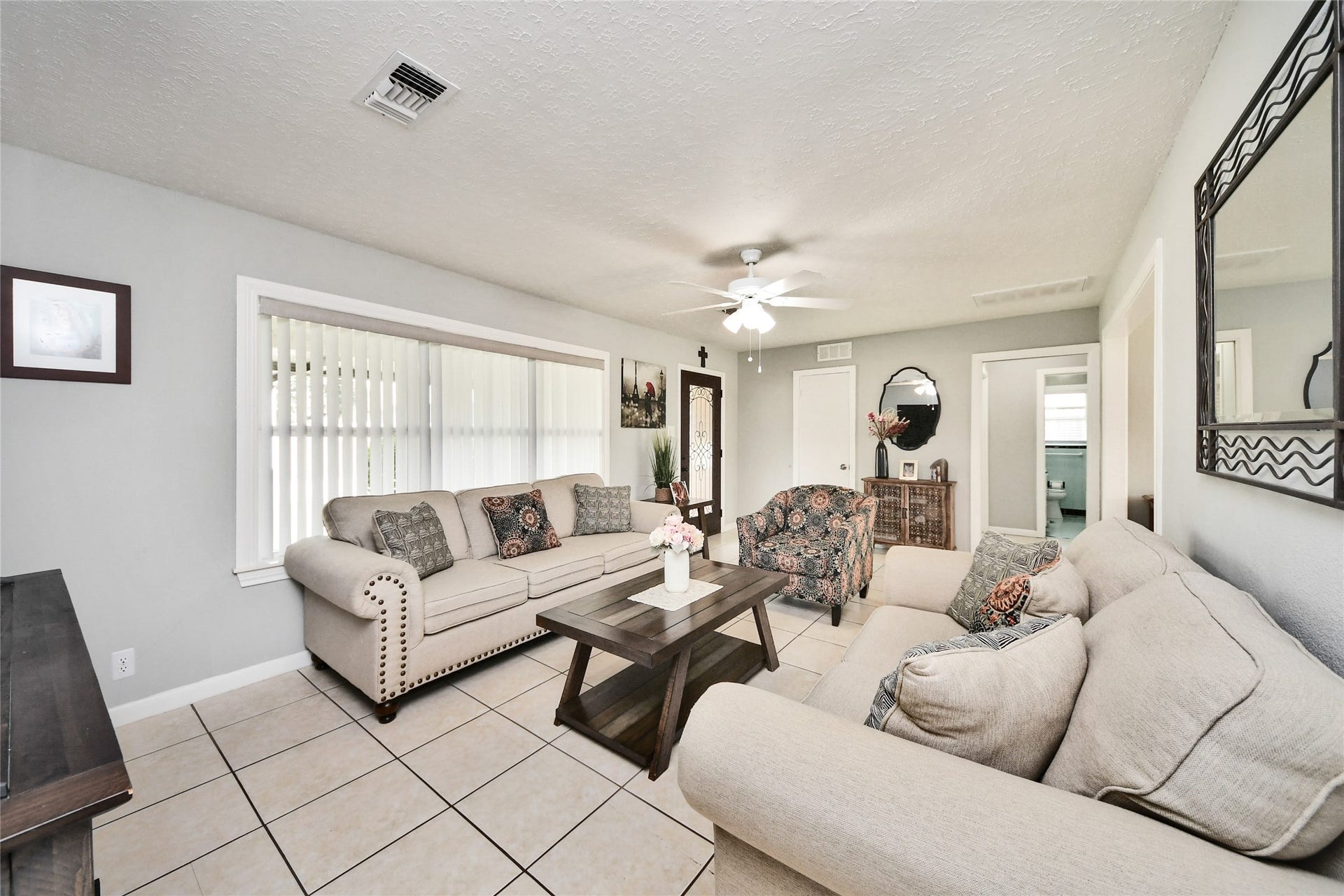 5758 Meadow Creek Lane, Houston, TX 77017 5758 Meadow Creek Lane, Houston, TX 77017