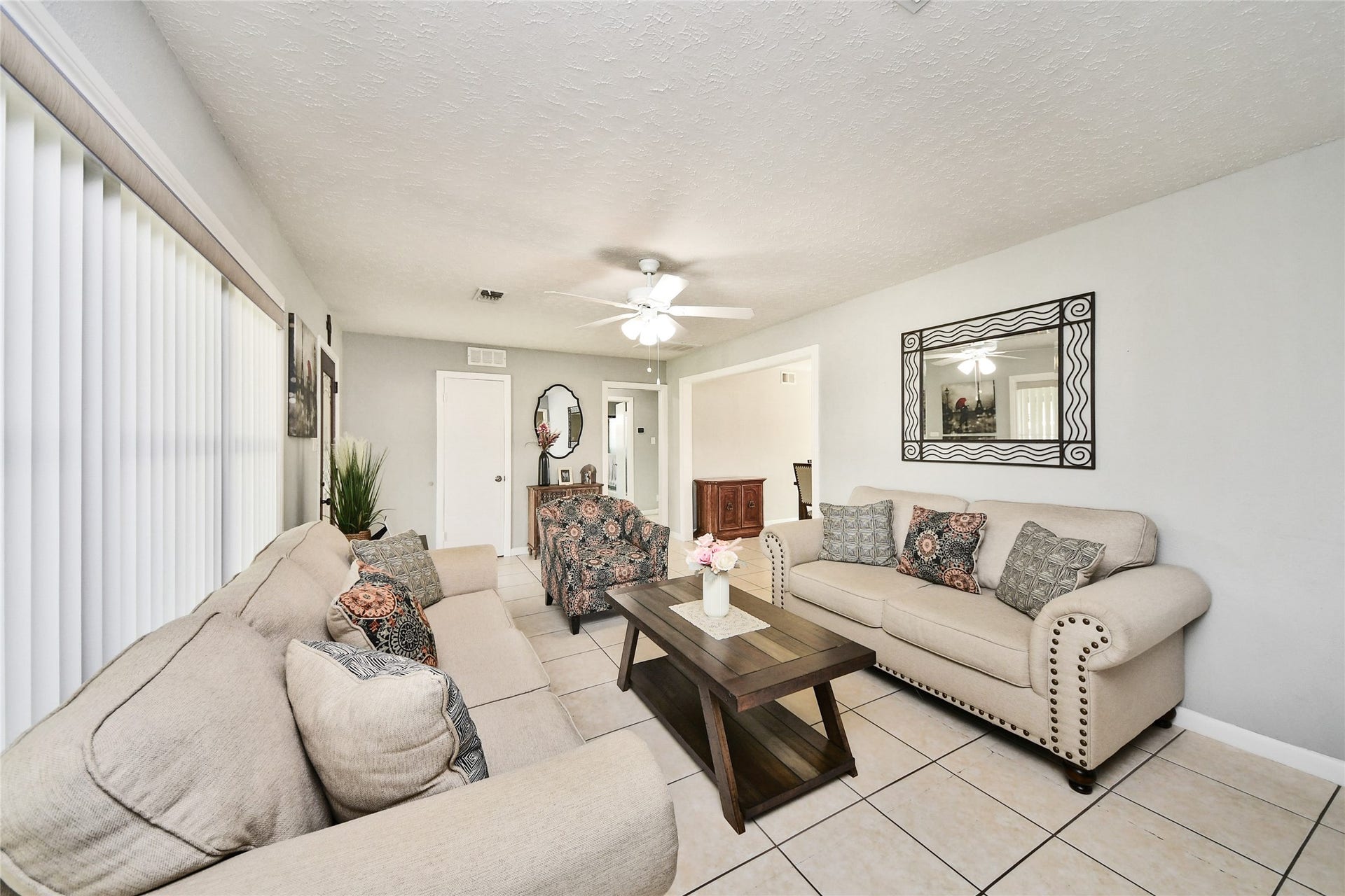 5758 Meadow Creek Lane, Houston, TX 77017 5758 Meadow Creek Lane, Houston, TX 77017