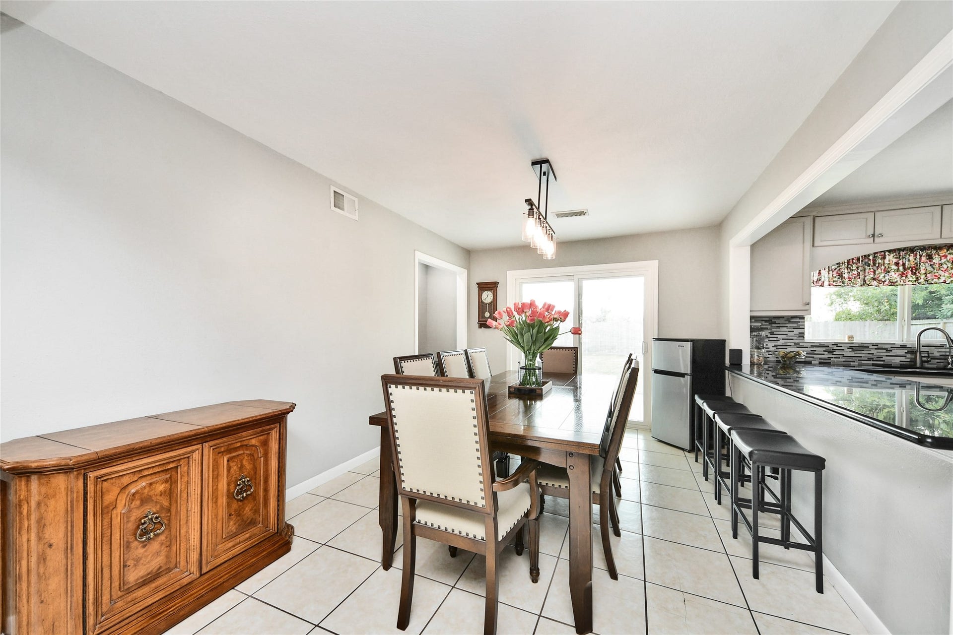 5758 Meadow Creek Lane, Houston, TX 77017 5758 Meadow Creek Lane, Houston, TX 77017