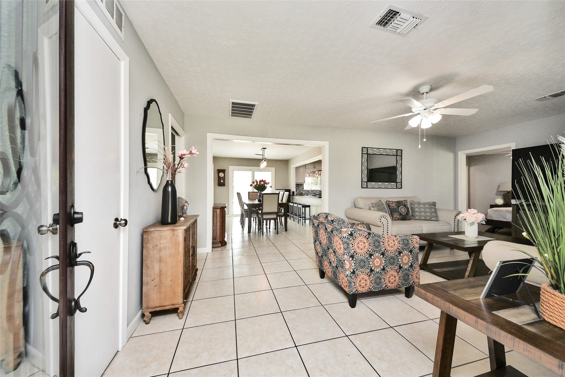 5758 Meadow Creek Lane, Houston, TX 77017 5758 Meadow Creek Lane, Houston, TX 77017