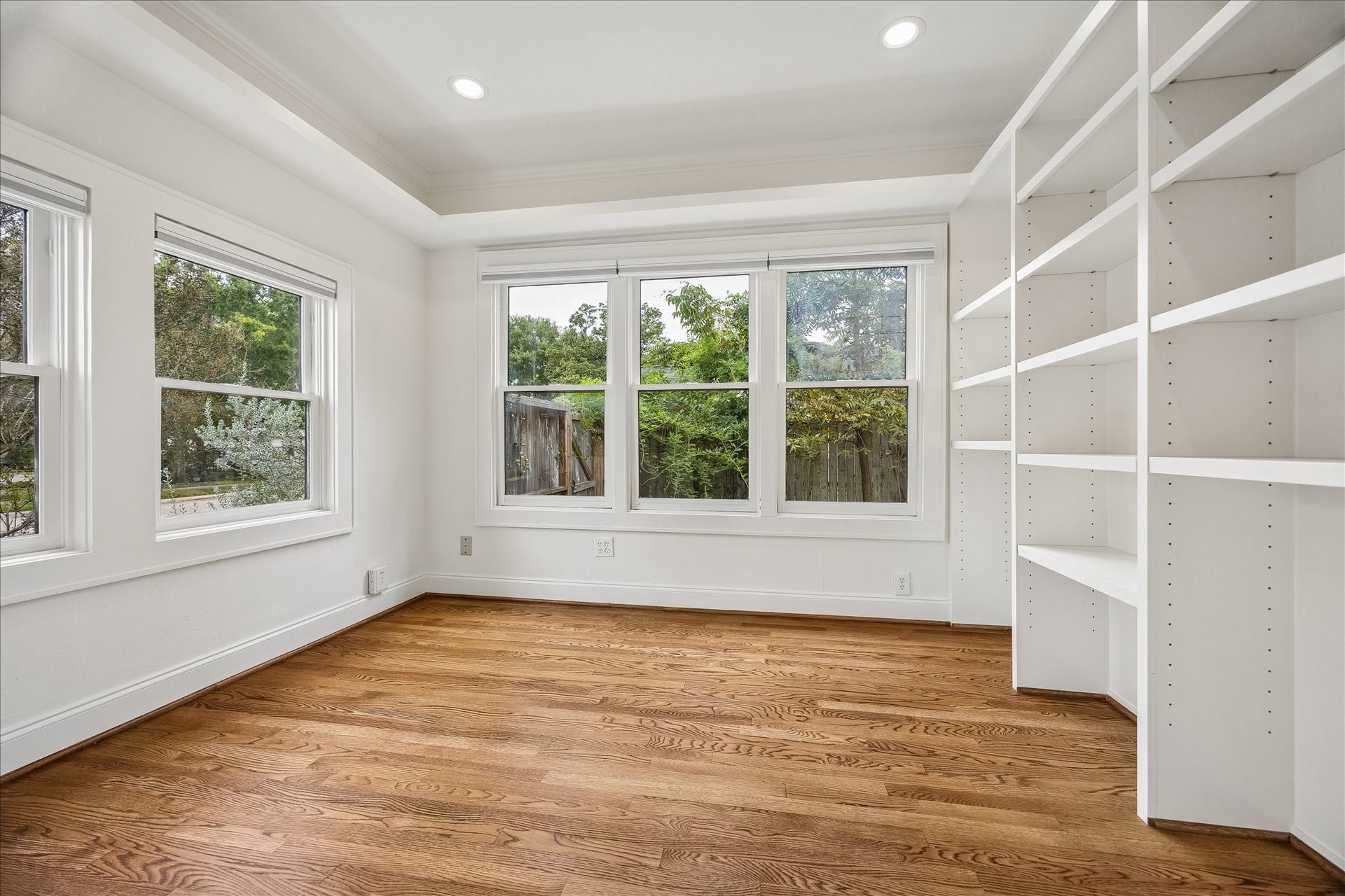 636 Pizer Street, Houston, TX 77009 Third bedroom off the living room
