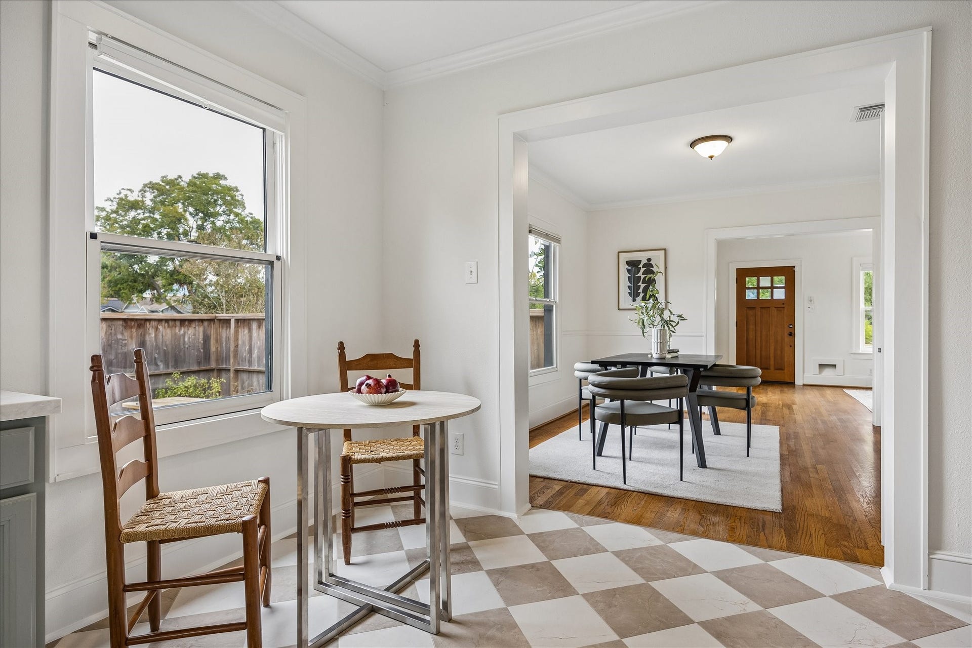 636 Pizer Street, Houston, TX 77009 Breakfast nook off the kitchen