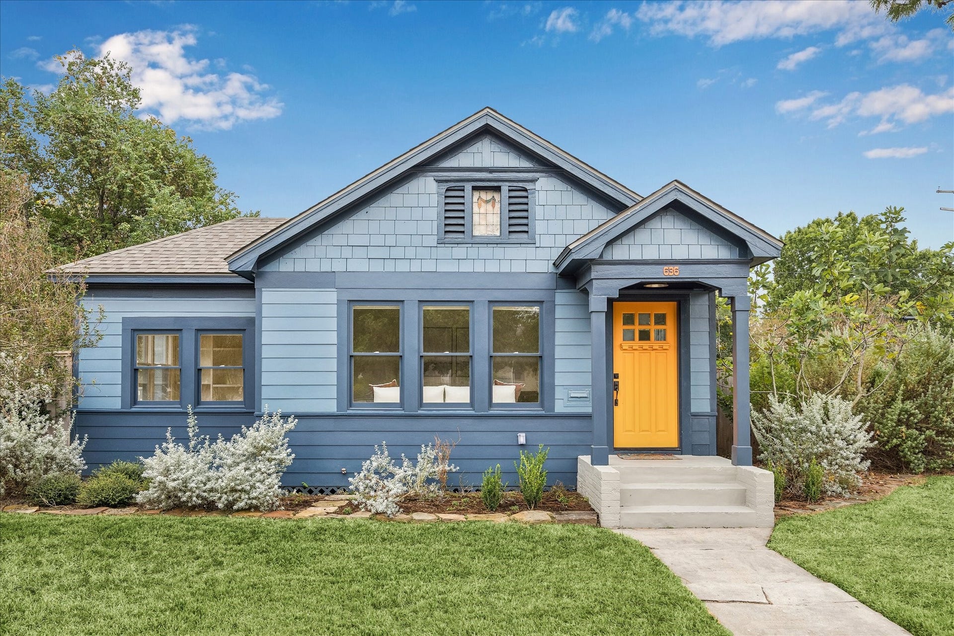 636 Pizer Street, Houston, TX 77009 Charming 1920s bungalow on an oversized 7,488 SF corner lot in Norhill!