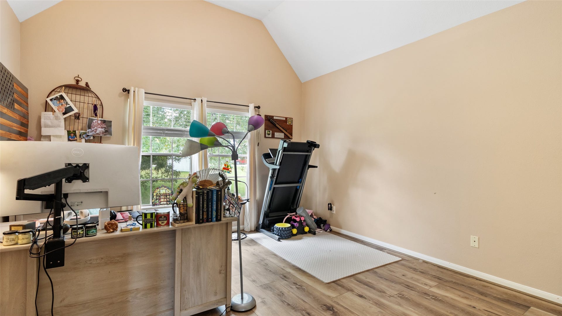 111 County Road 932, Alvin, TX 77511 Currently used as an office, this is a true bedroom with its own closet for added flexibility.