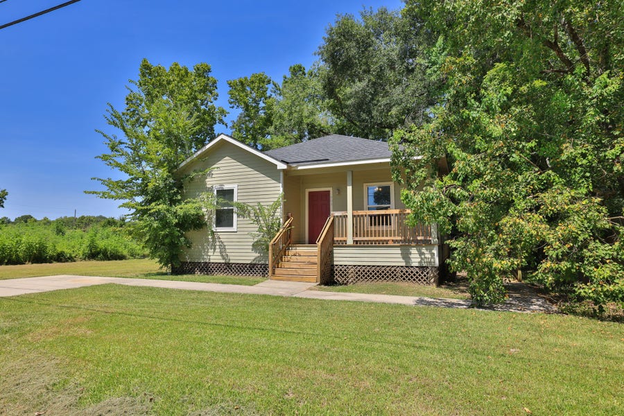 Property photo for 204 S 13th Street, Conroe, TX