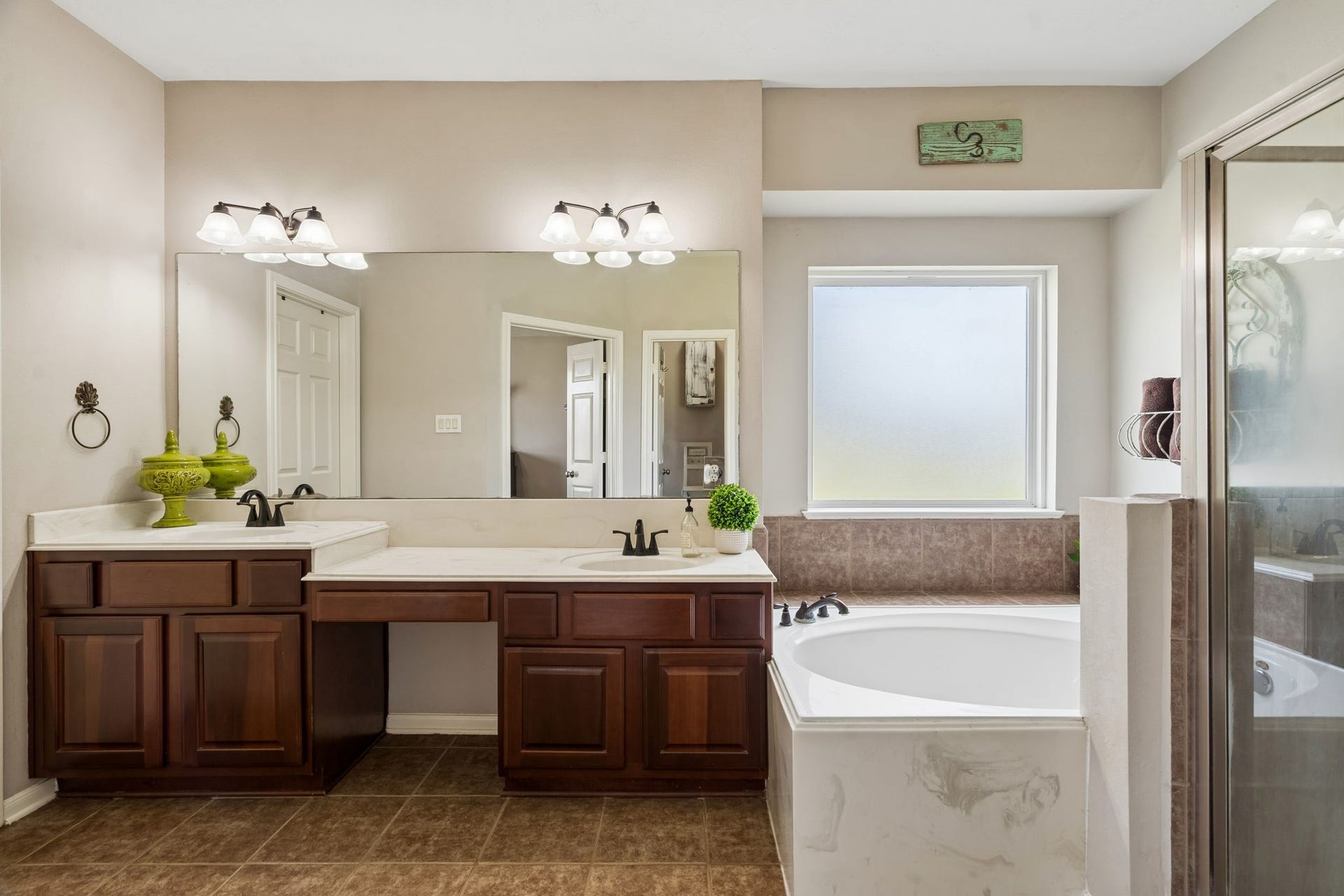 3014 Bowser Road, Fulshear, TX 77441 Huge Primary Bathroom with double sinks, soaking tub and walk-in shower