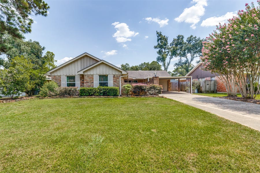 Property photo for 10031 Timberoak Drive, Houston, TX
