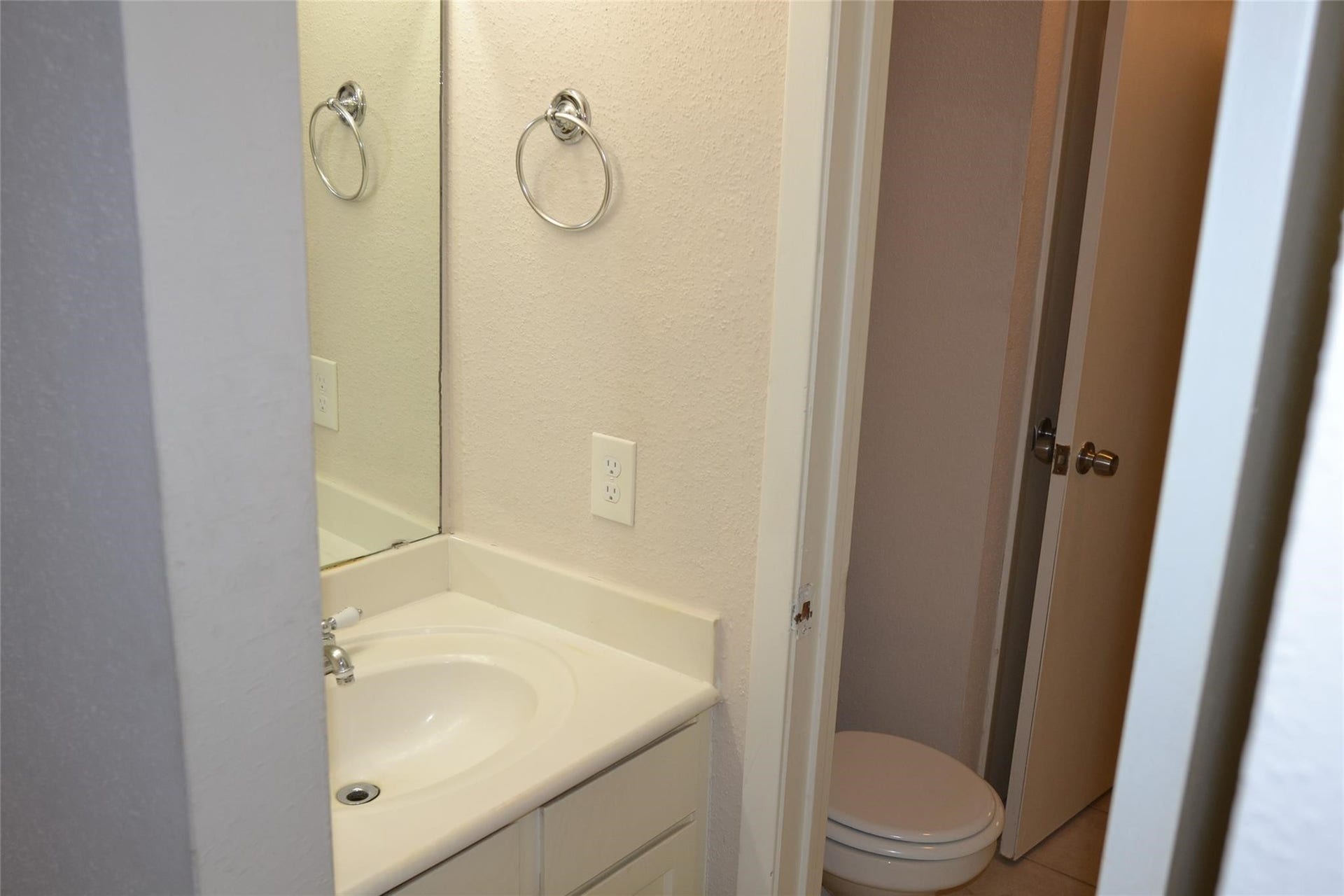 6111 Beverly Hill Street, #43, Houston, TX 77057 6111 Beverly Hill Street, #43, Houston, TX 77057