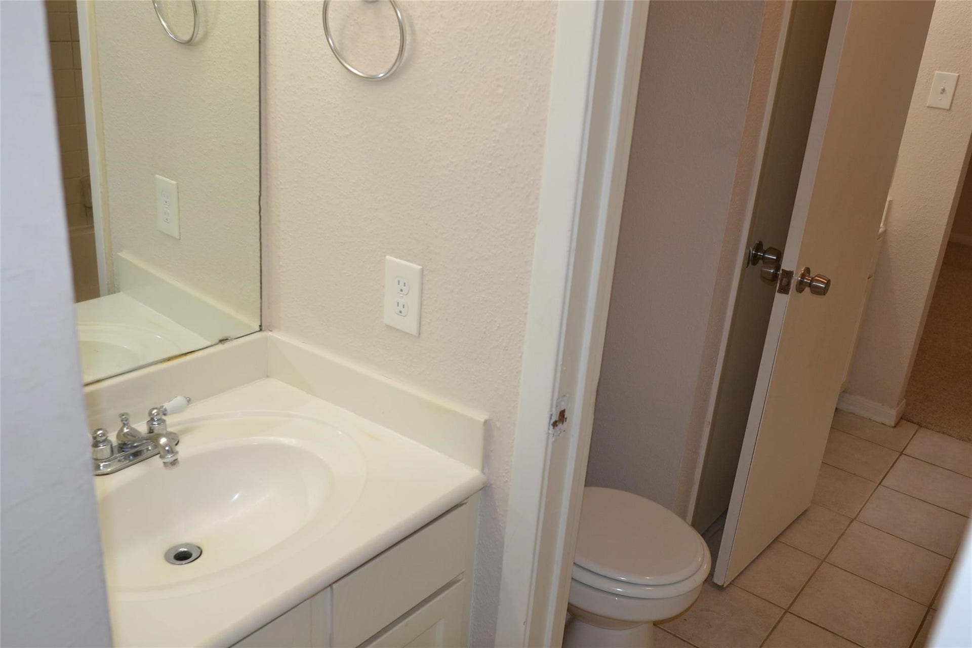 6111 Beverly Hill Street, #43, Houston, TX 77057 6111 Beverly Hill Street, #43, Houston, TX 77057