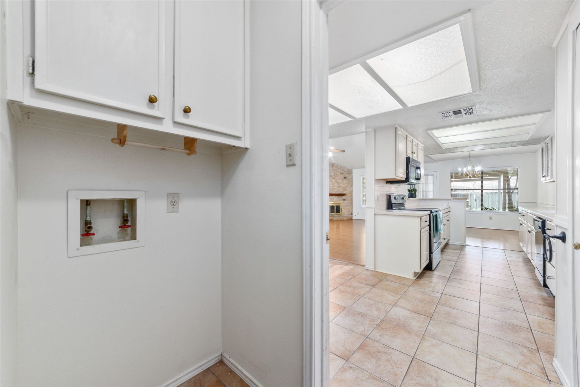 14210 Swanfield Drive, Houston, TX 77083 14210 Swanfield Drive, Houston, TX 77083