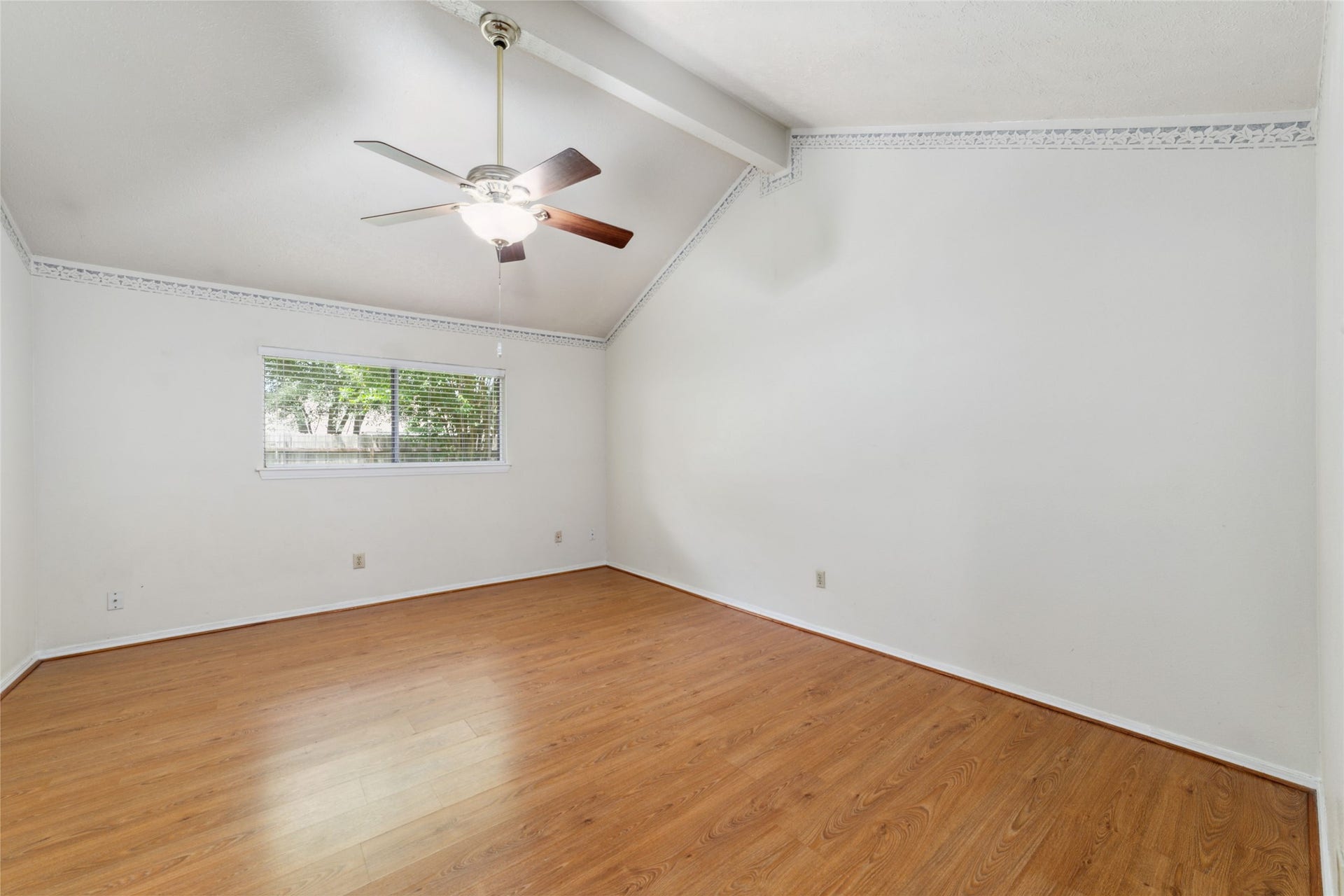 14210 Swanfield Drive, Houston, TX 77083 14210 Swanfield Drive, Houston, TX 77083