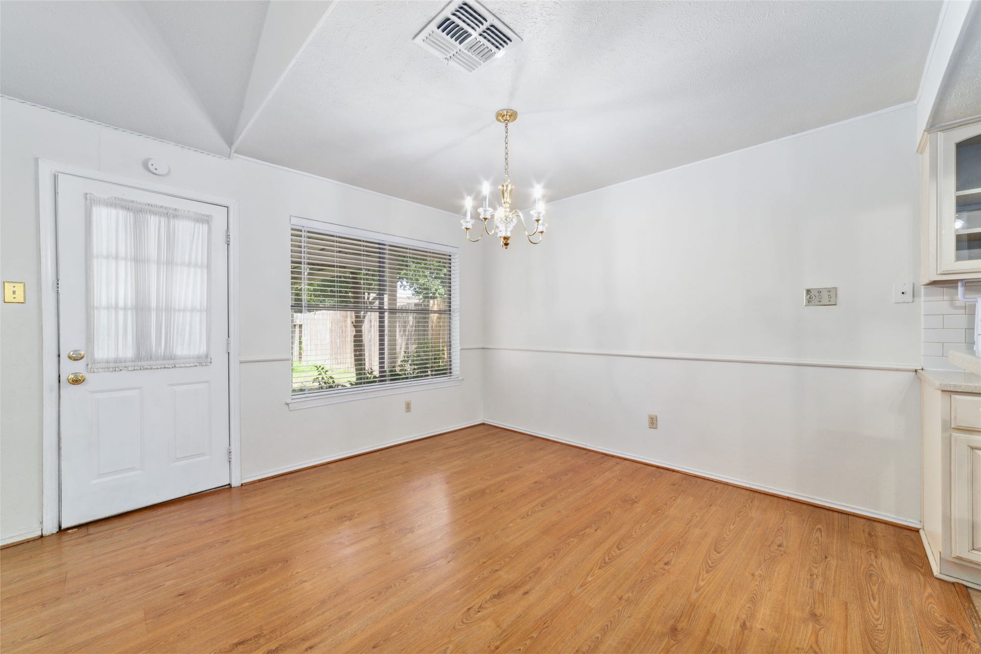14210 Swanfield Drive, Houston, TX 77083 14210 Swanfield Drive, Houston, TX 77083