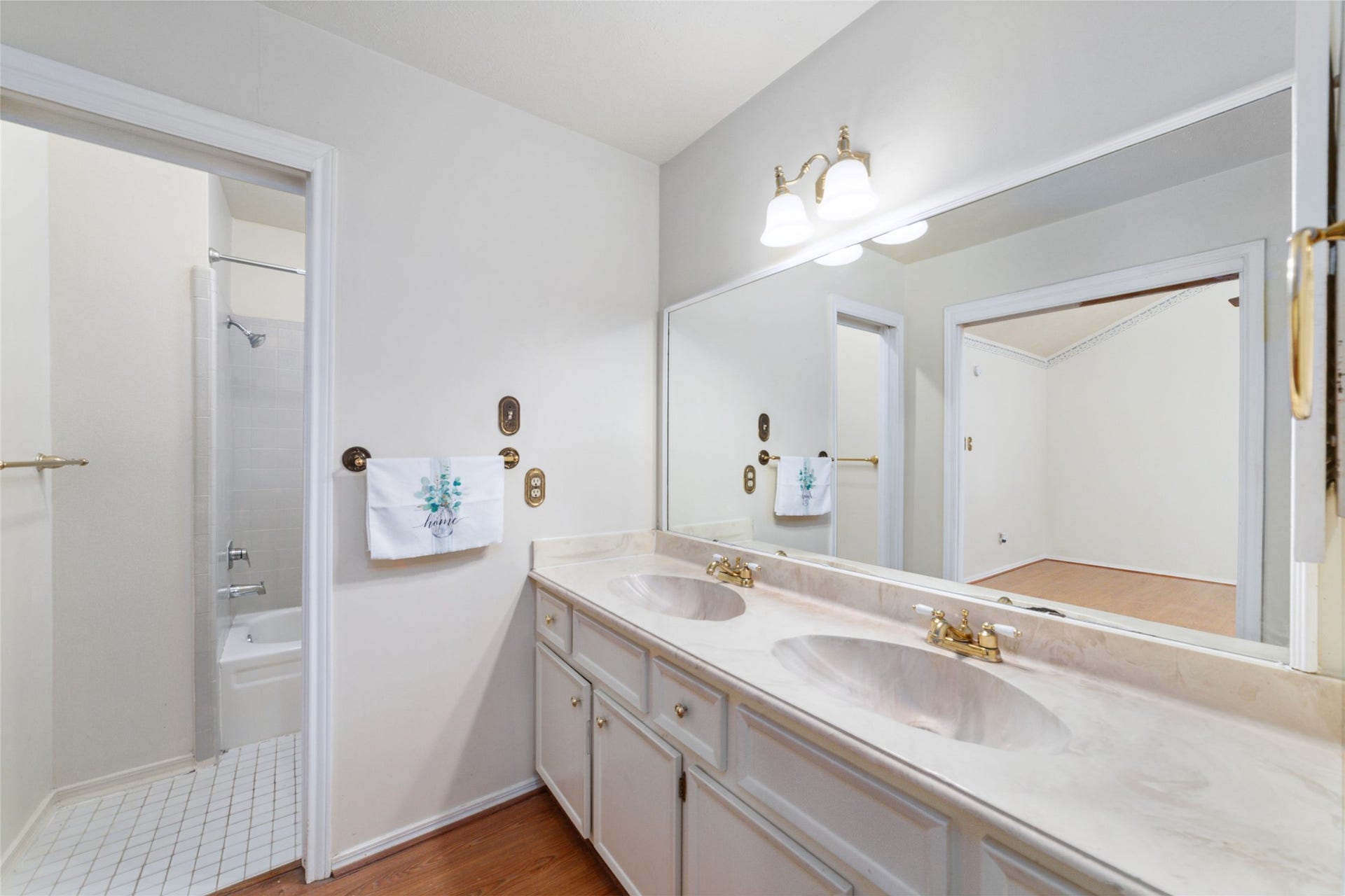 14210 Swanfield Drive, Houston, TX 77083 14210 Swanfield Drive, Houston, TX 77083