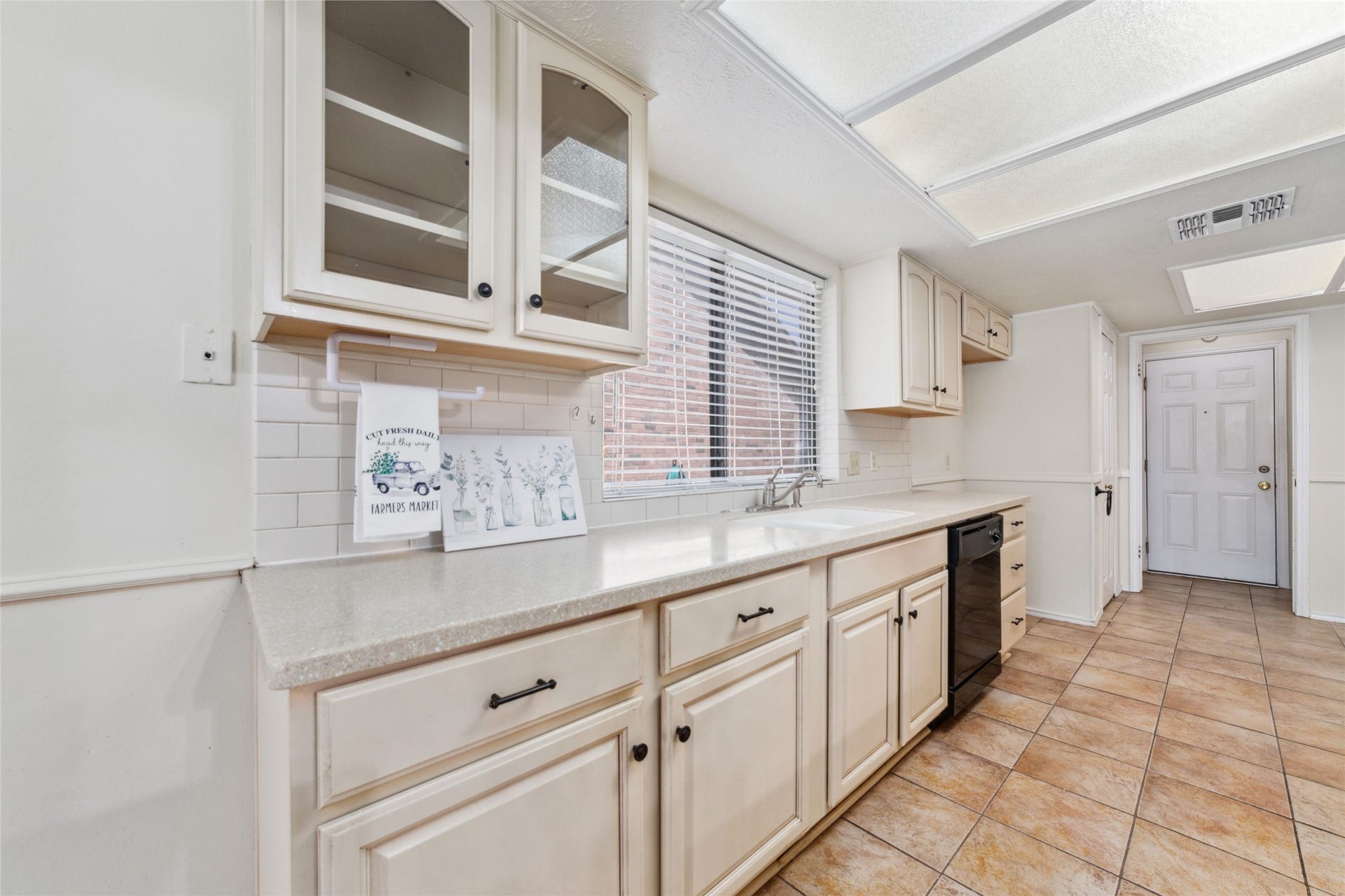 14210 Swanfield Drive, Houston, TX 77083 14210 Swanfield Drive, Houston, TX 77083