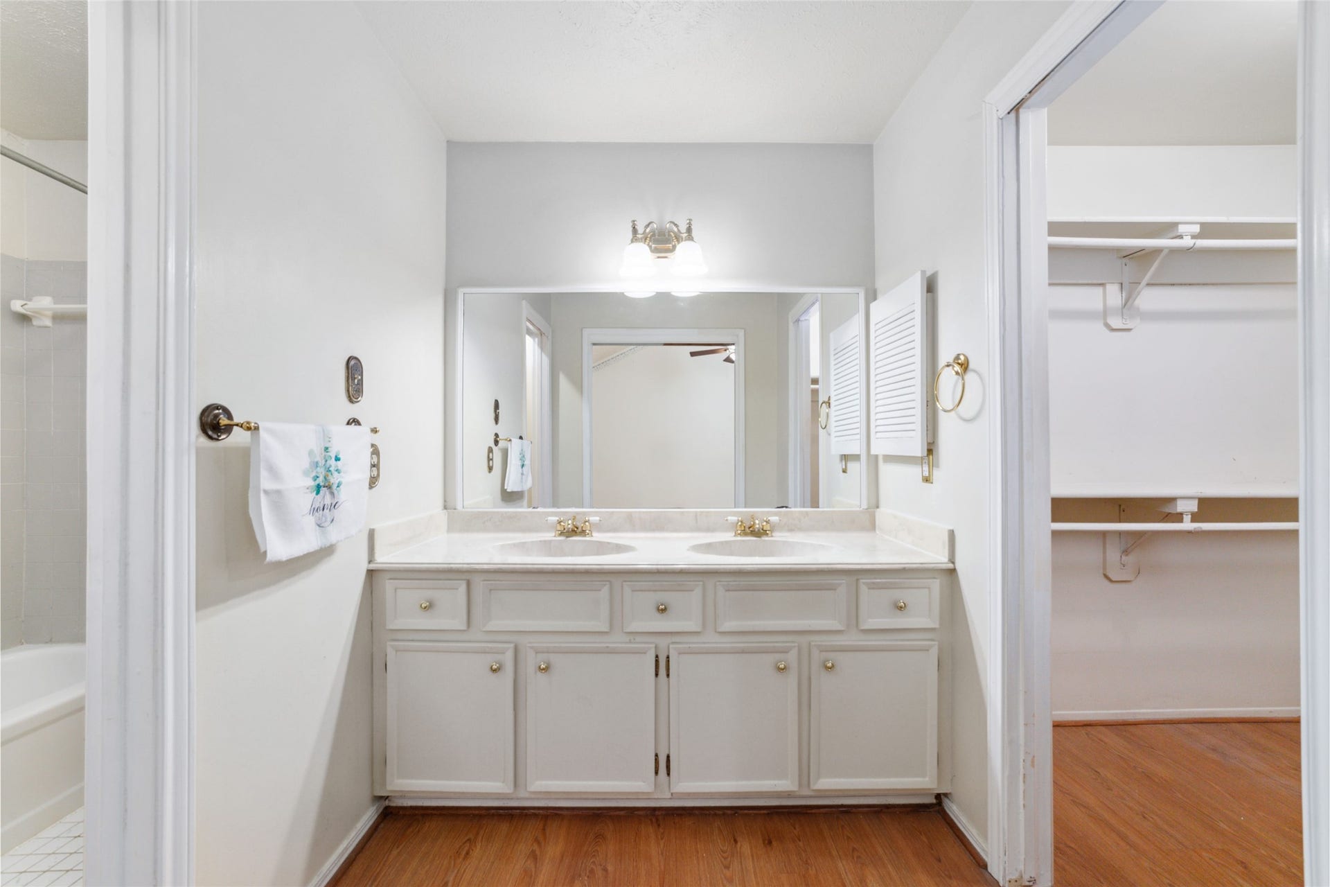 14210 Swanfield Drive, Houston, TX 77083 14210 Swanfield Drive, Houston, TX 77083