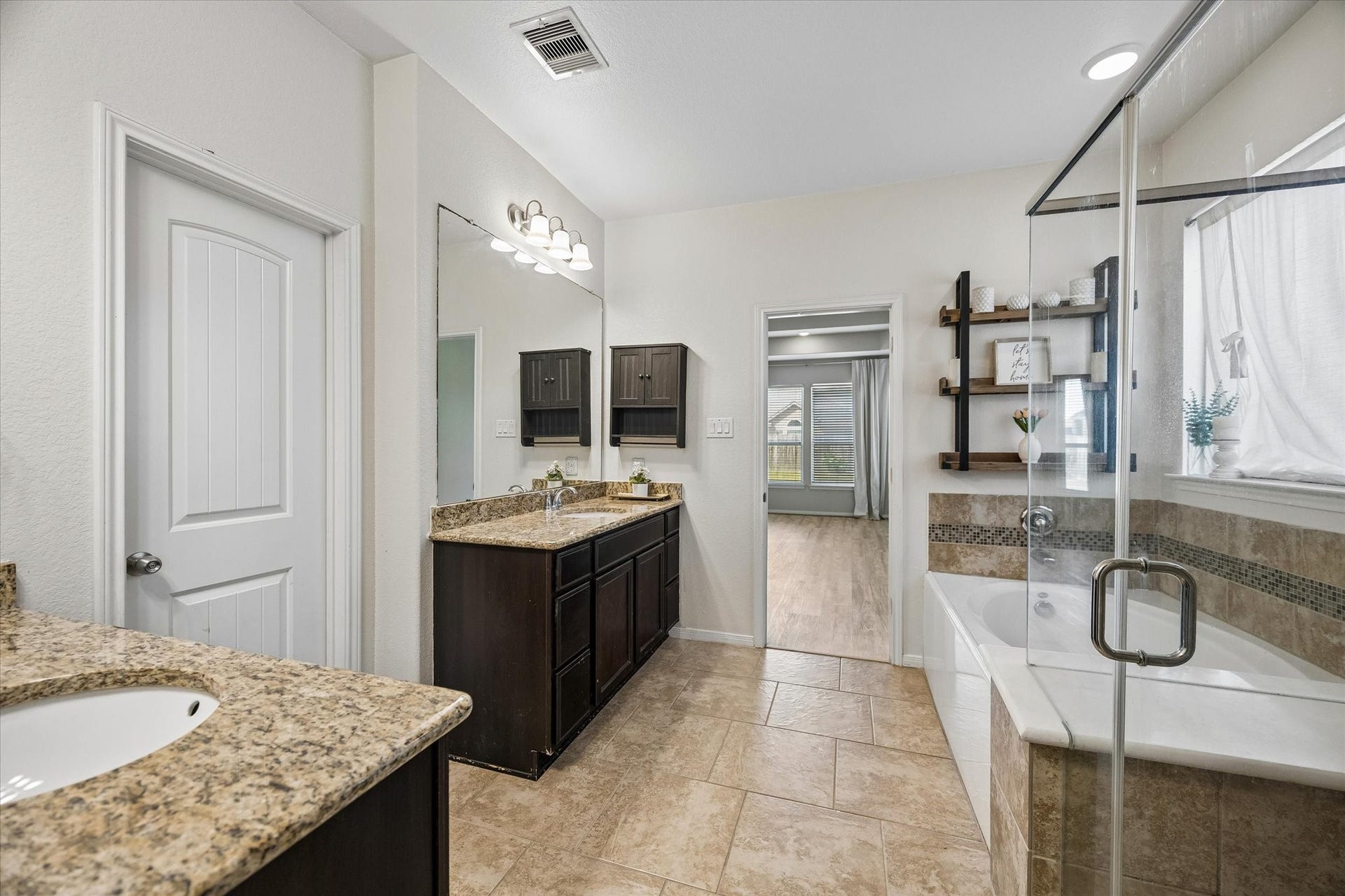 10018 Mahaffey Road, Tomball, TX 77375 Large primary bath.