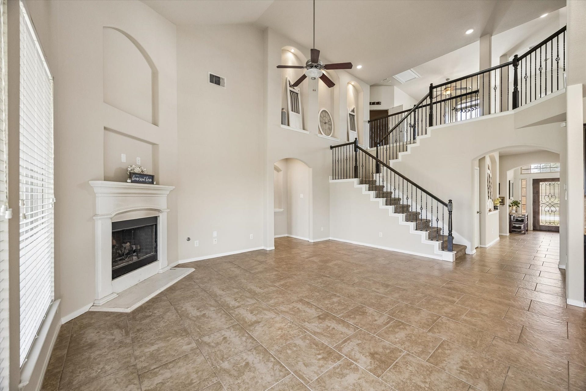 10018 Mahaffey Road, Tomball, TX 77375 Another view of the great open-concept layout.