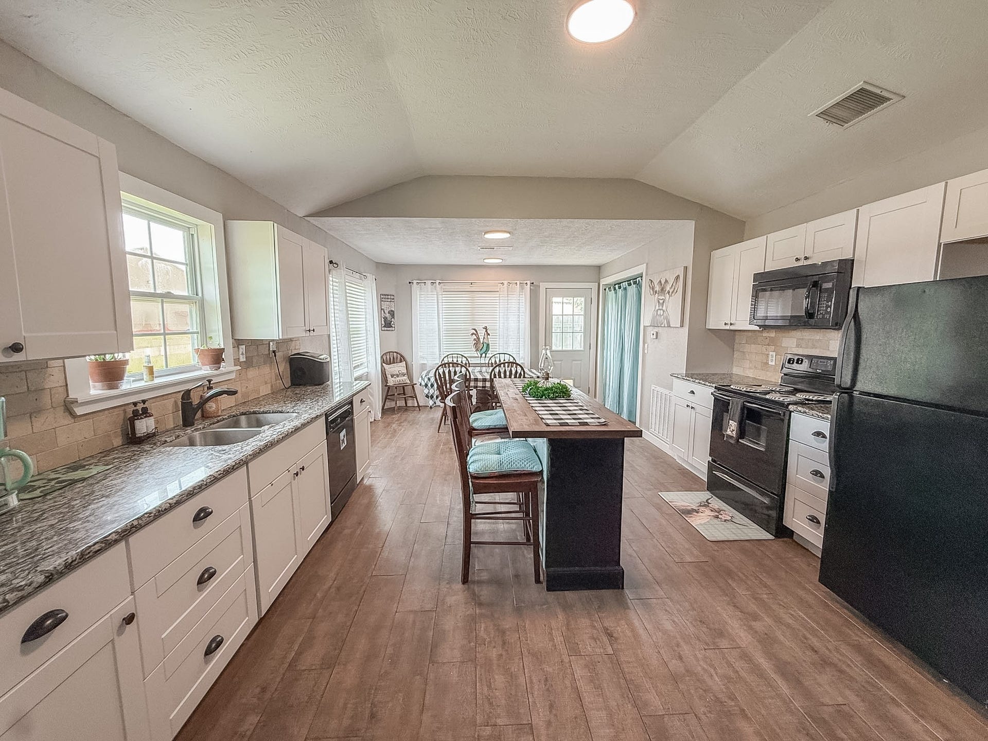 224 Maple Drive, Hitchcock, TX 77563 224 Maple Drive, Hitchcock, TX 77563
