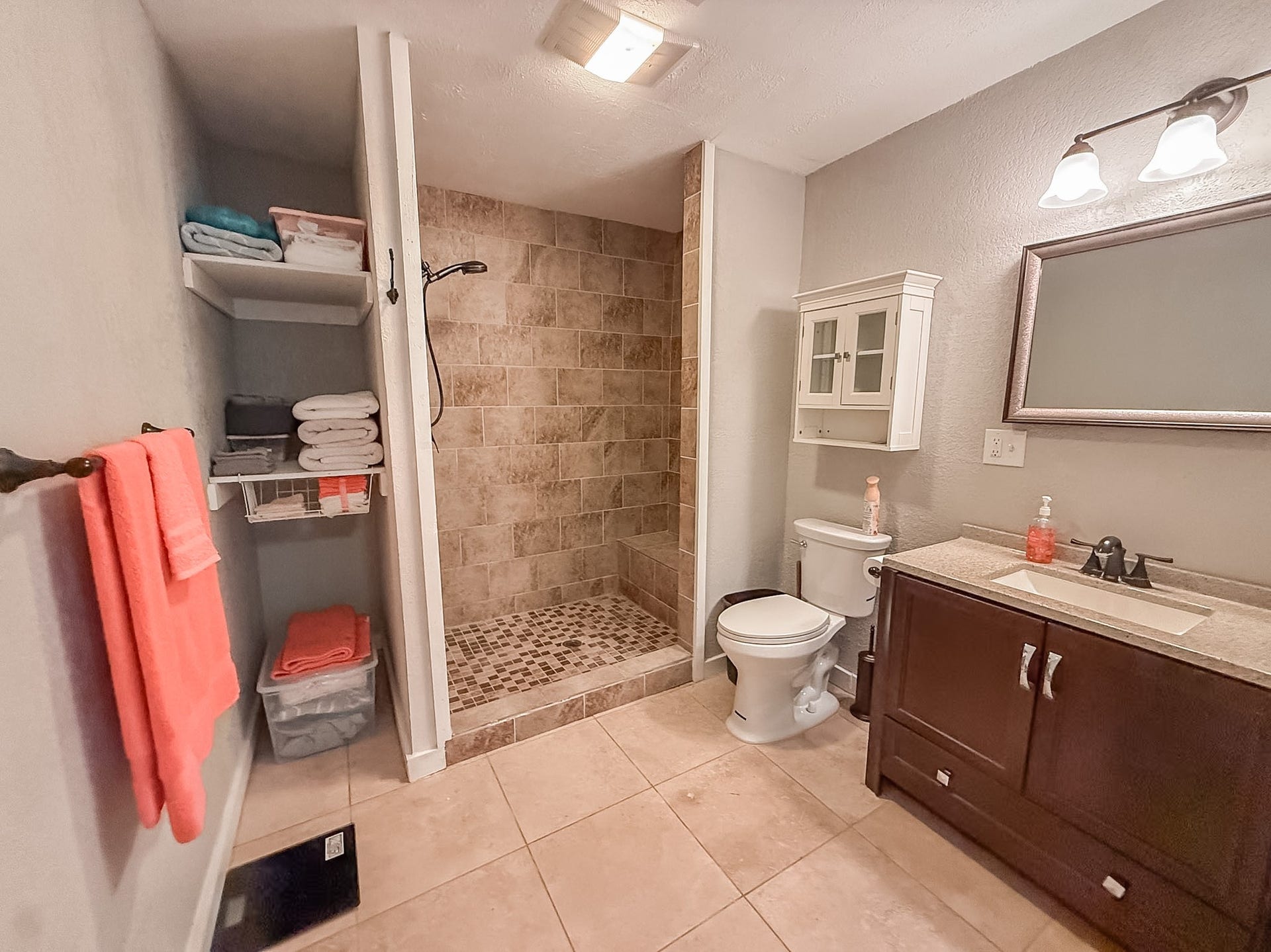 224 Maple Drive, Hitchcock, TX 77563 224 Maple Drive, Hitchcock, TX 77563