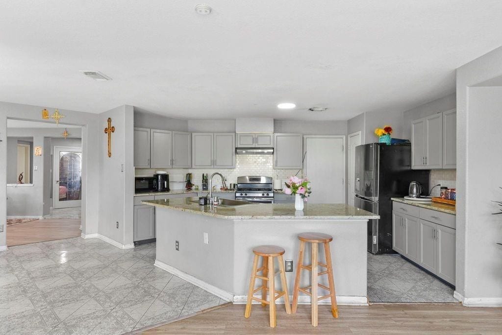 1022 Americana Drive, Missouri City, TX 77459 1022 Americana Drive, Missouri City, TX 77459