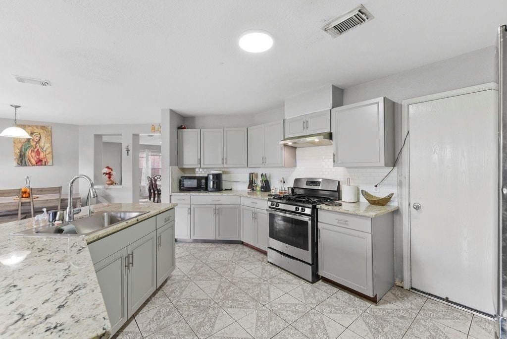 1022 Americana Drive, Missouri City, TX 77459 1022 Americana Drive, Missouri City, TX 77459