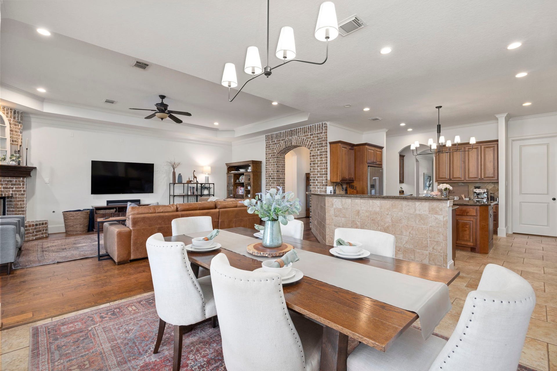 22 Parsonage Cove, Missouri City, TX 77459 What a great view of the thoughtful and practical layout!