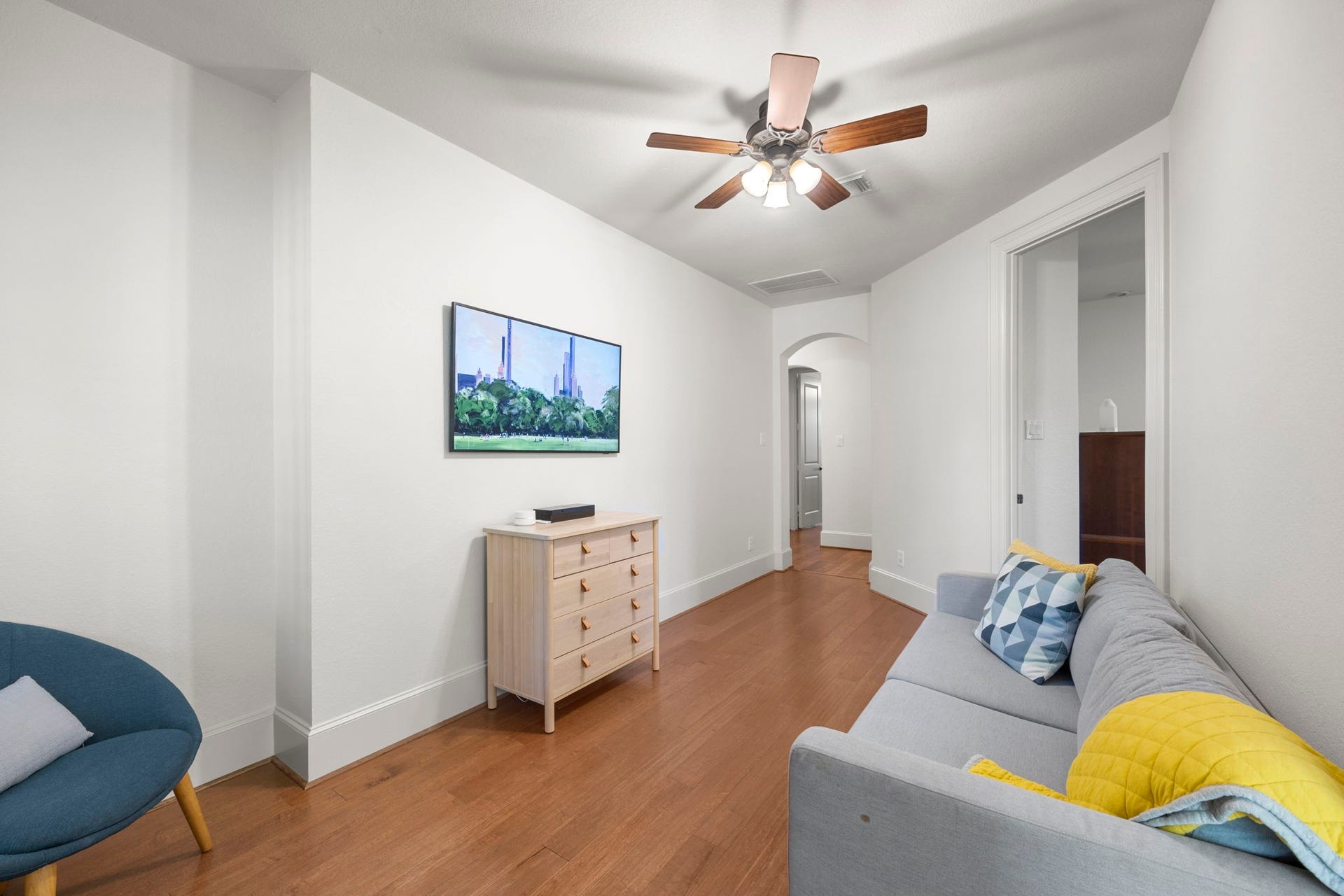 22 Parsonage Cove, Missouri City, TX 77459 Just outside of bedroom 2 and 3 is this thoughtfully designed flex/game room.