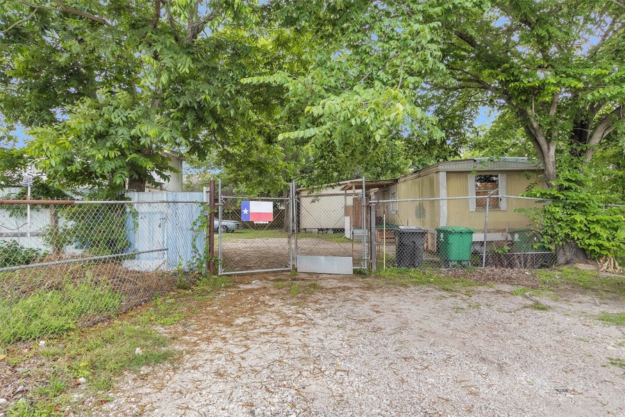 Property photo for 9650 E Hardy Road, Houston, TX