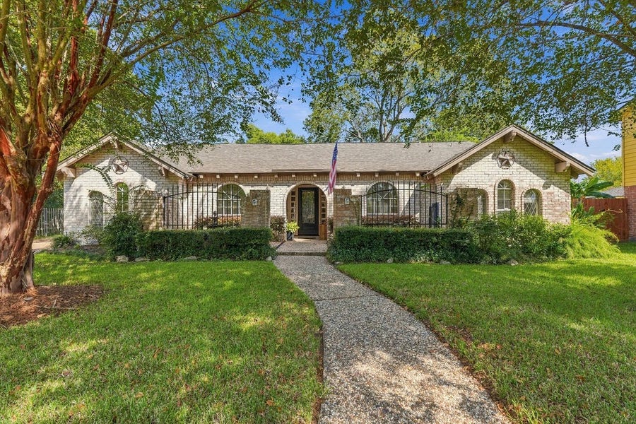 Property photo for 1114 Appleford Drive, Seabrook, TX