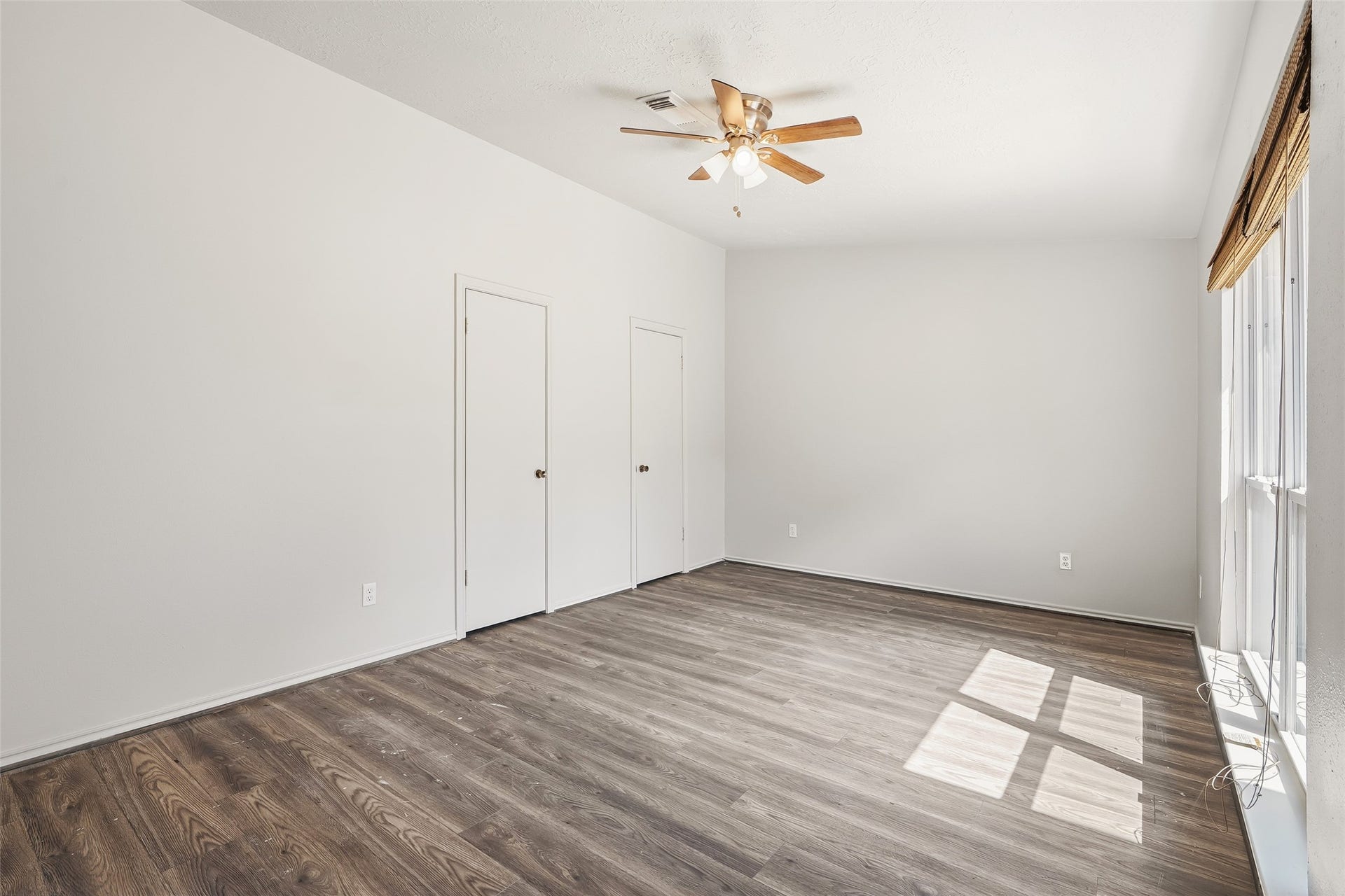 25806 Old Carriage Lane, Spring, TX 77373 All of the bedrooms feature neutral finishes and ceiling fans. There is no carpet throughout the home.