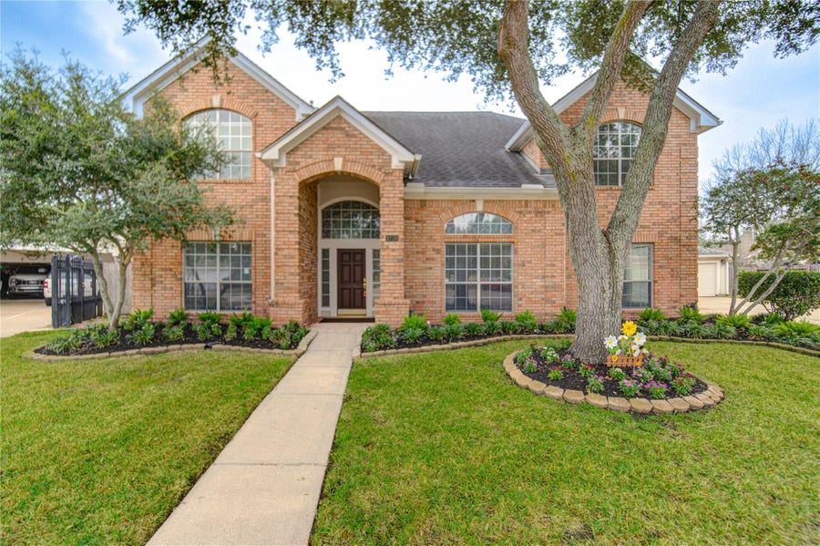 Property photo for 1730 Monvale Lane, Sugar Land, TX