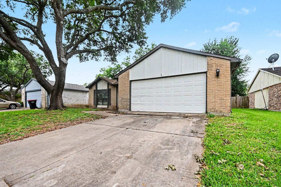 Property photo for 6834 Gettysburg Drive, Richmond, TX