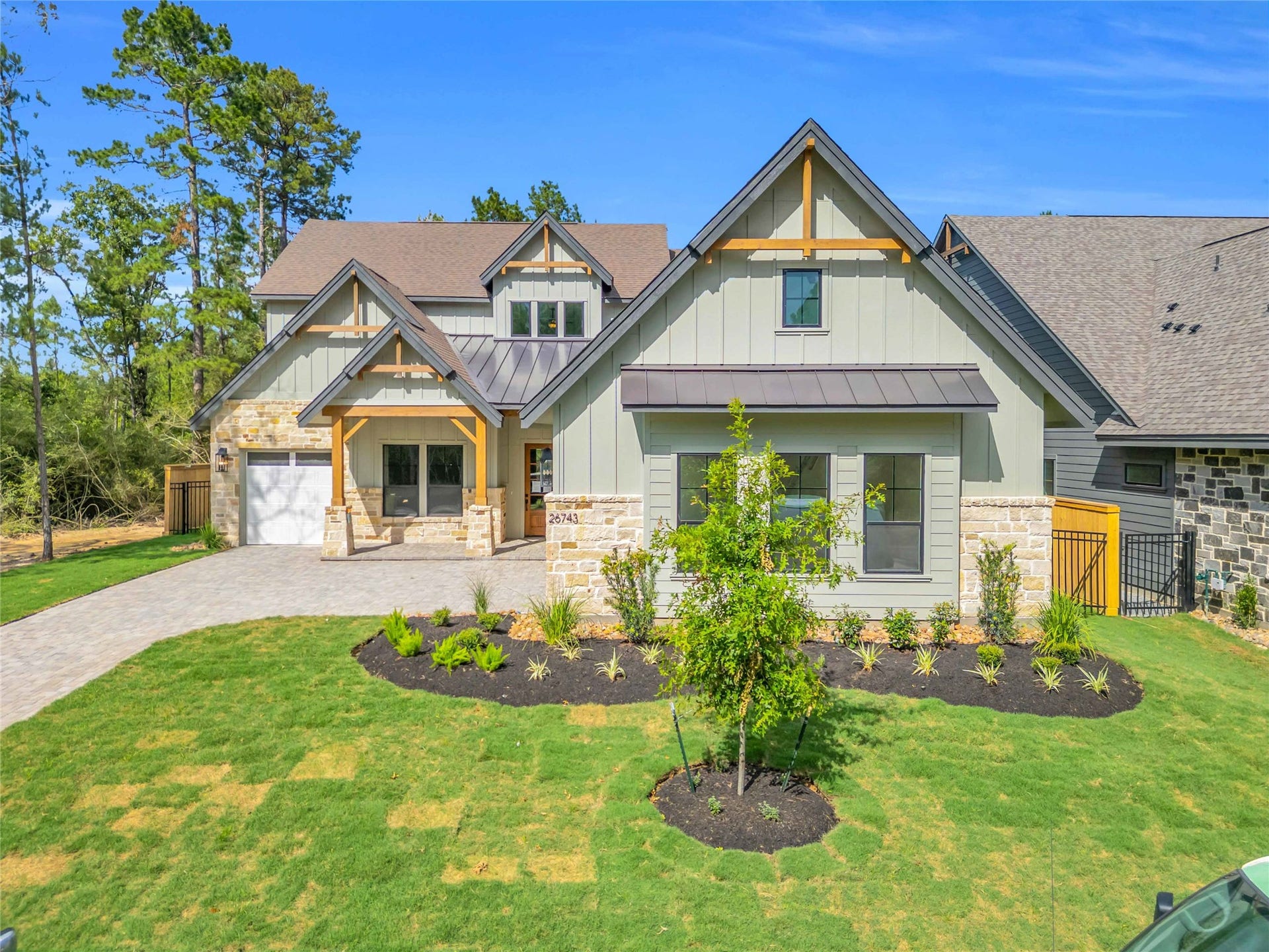 26743 Alderbrook Avenue, Montgomery, TX 77316 Gracepoint Homes - 2989 Floorplan - The Victory Series - Situated on nearly one-third of an acre with no rear neighbors, the property offers a beautiful tree-lined backdrop and an exceptional sense of privacy.