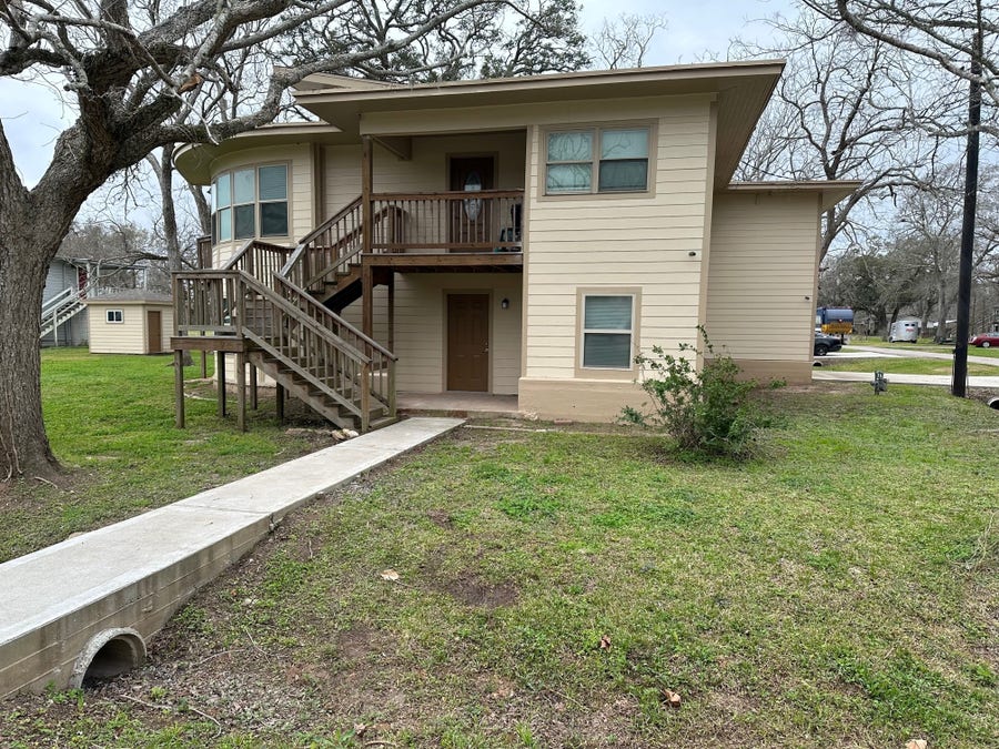 Property photo for 631 Live Oak Street, Jones Creek, TX