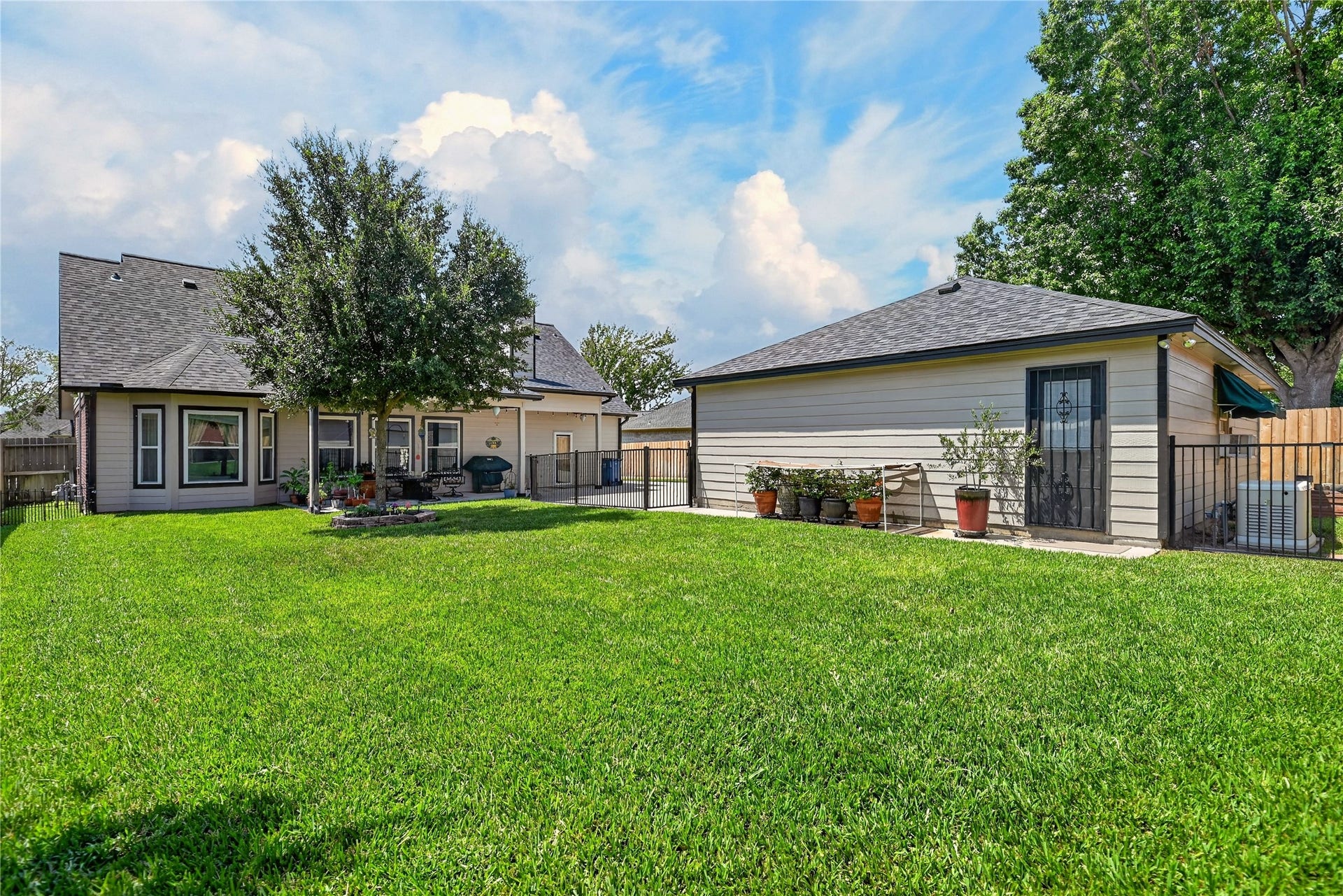 13638 Lakeside Place Drive, Willis, TX 77318