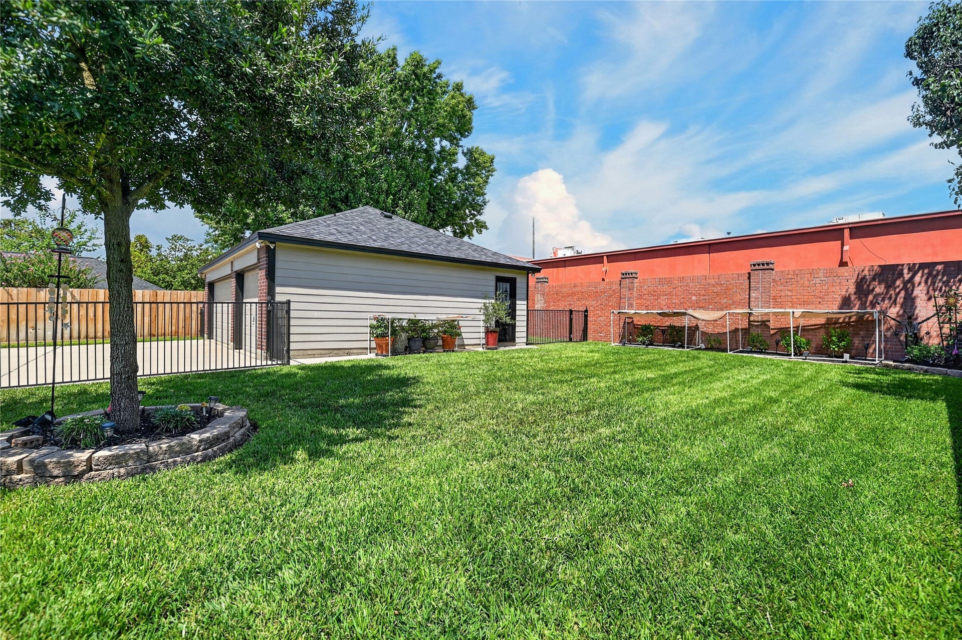 13638 Lakeside Place Drive, Willis, TX 77318
