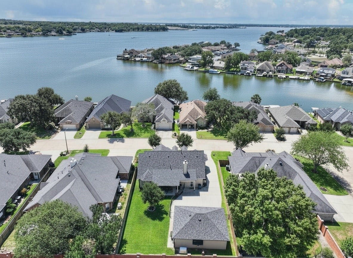 13638 Lakeside Place Drive, Willis, TX 77318