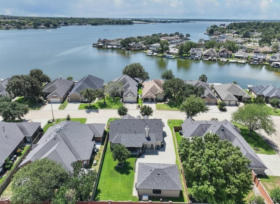 Property photo for 13638 Lakeside Place Drive, Willis, TX