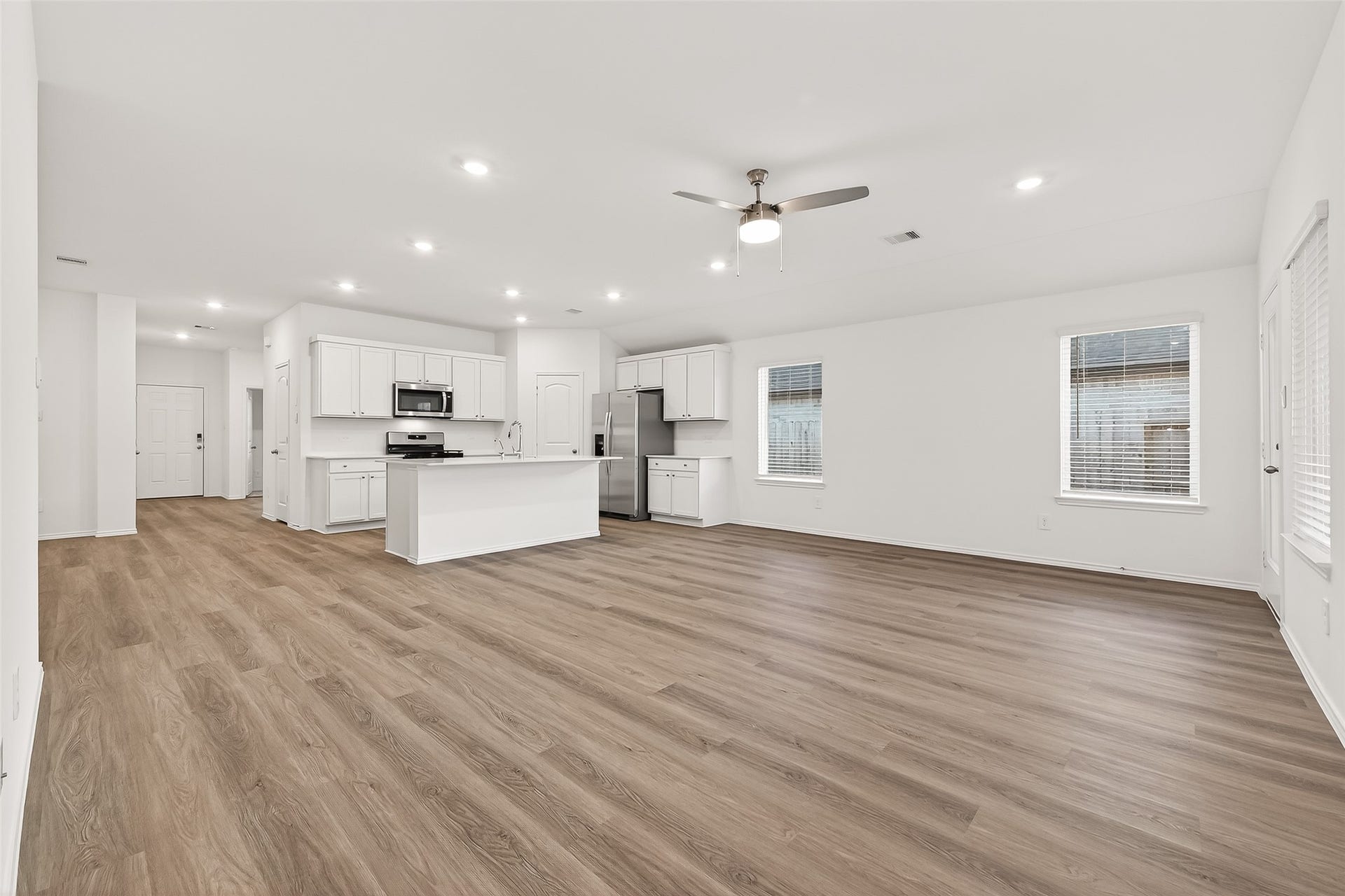 27410 Oceanus Springs Drive, Katy, TX 77493 Huge Living Room