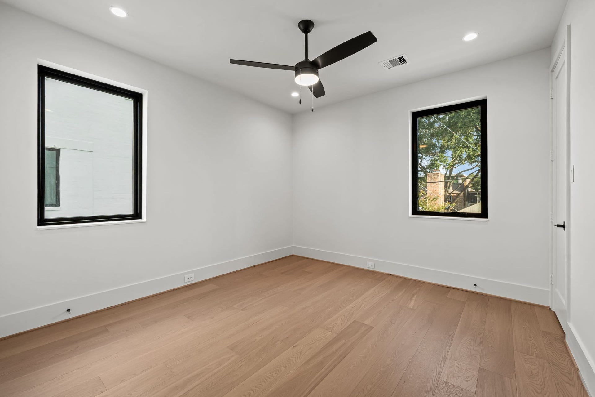 5409 Chevy Chase, #A, Houston, TX 77056 An additional second floor bedroom, perfect as a study or guest suite with ensuite bathroom.