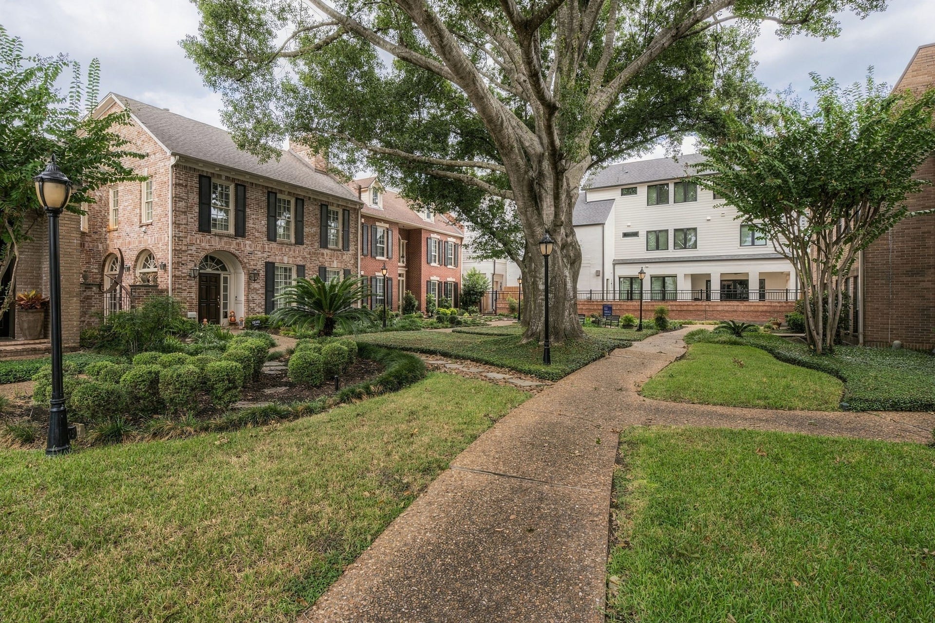 5409 Chevy Chase, #A, Houston, TX 77056 A look from inside the courtyard, open to all owners and guests.