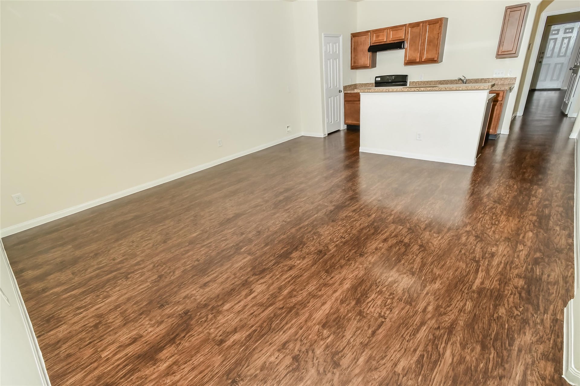 5546 Plantation Forest Drive, Katy, TX 77449 Photos may be representative of the floor plan and not the exact home. Finishes, layout, and features of the actual property for lease may vary.