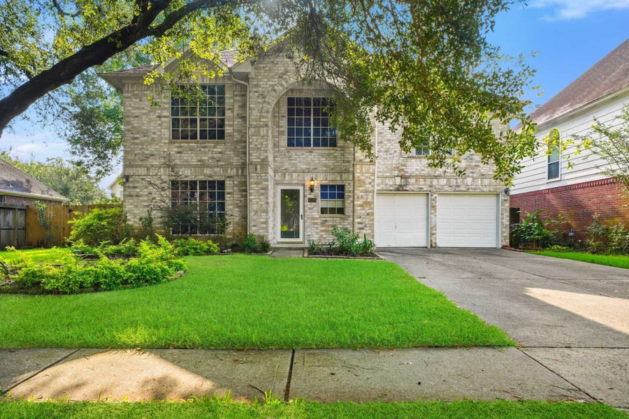 Property photo for 1326 Shrub Oak Drive, League City, TX