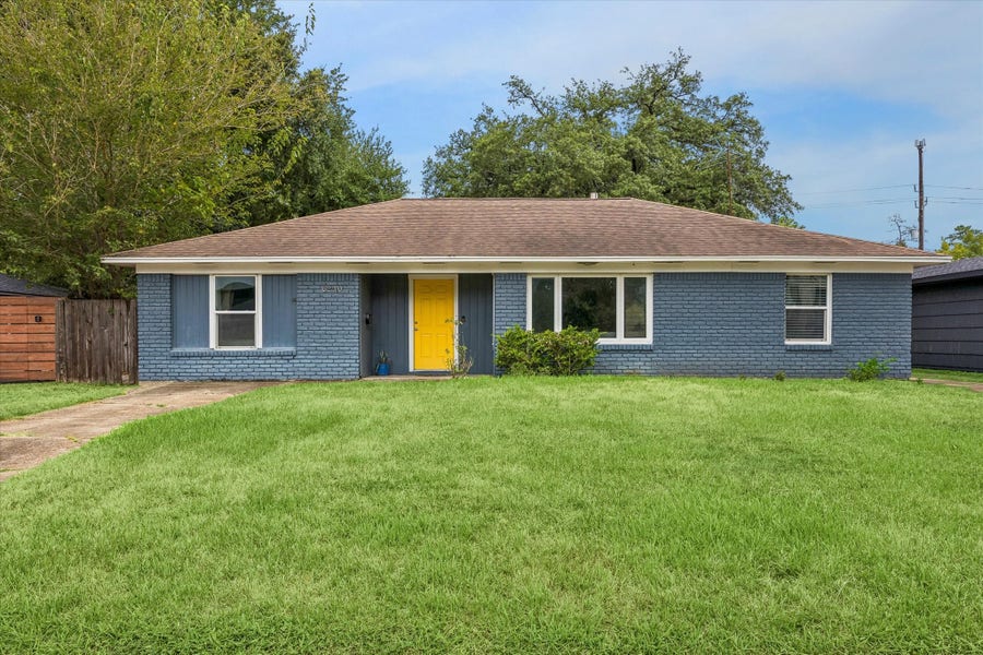 Property photo for 6230 Abington Way, Houston, TX