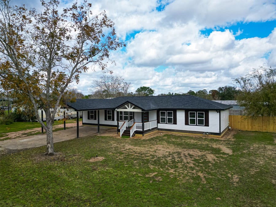 Property photo for 2311 8th Street, Liverpool, TX