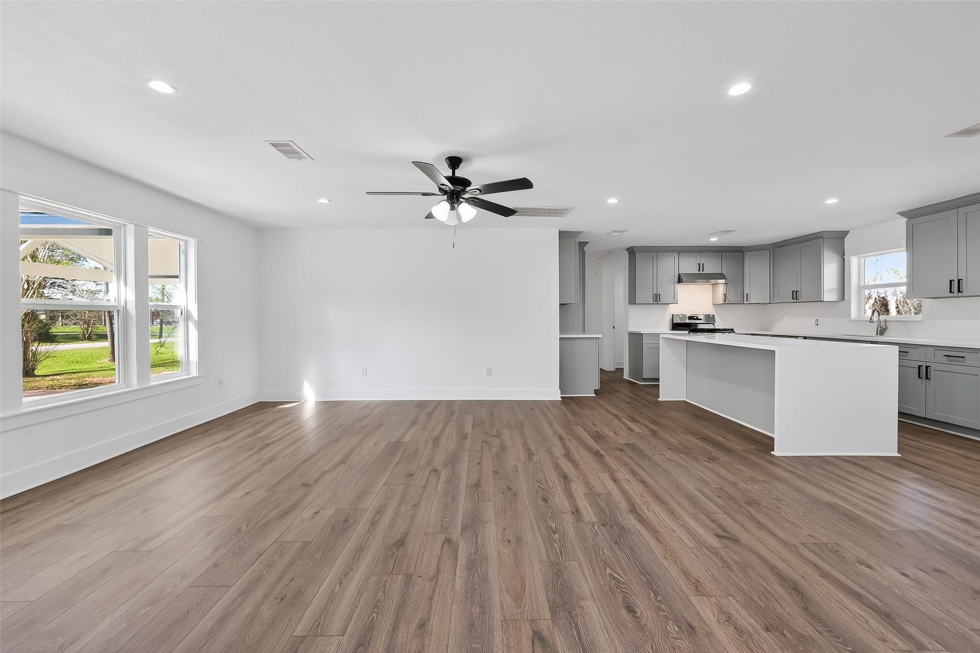 2311 8th Street, Liverpool, TX 77577 2311 8th Street, Liverpool, TX 77577