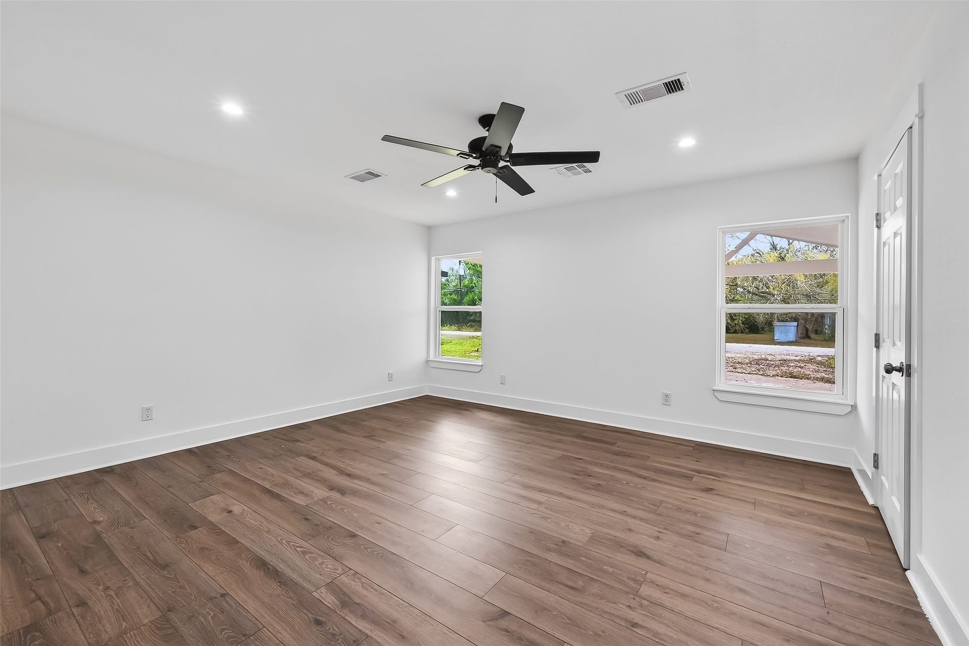 2311 8th Street, Liverpool, TX 77577 2311 8th Street, Liverpool, TX 77577