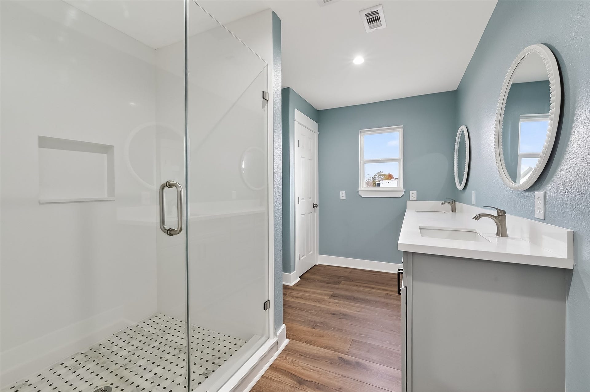 2311 8th Street, Liverpool, TX 77577 2311 8th Street, Liverpool, TX 77577