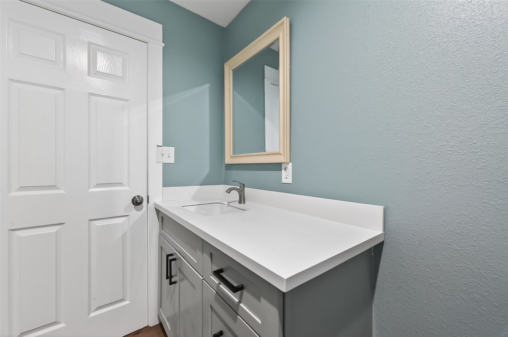 2311 8th Street, Liverpool, TX 77577 2311 8th Street, Liverpool, TX 77577